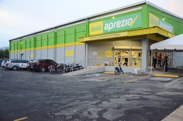 Grupo Ramos inaugura un nuevo Aprezio en Santo Domingo Este